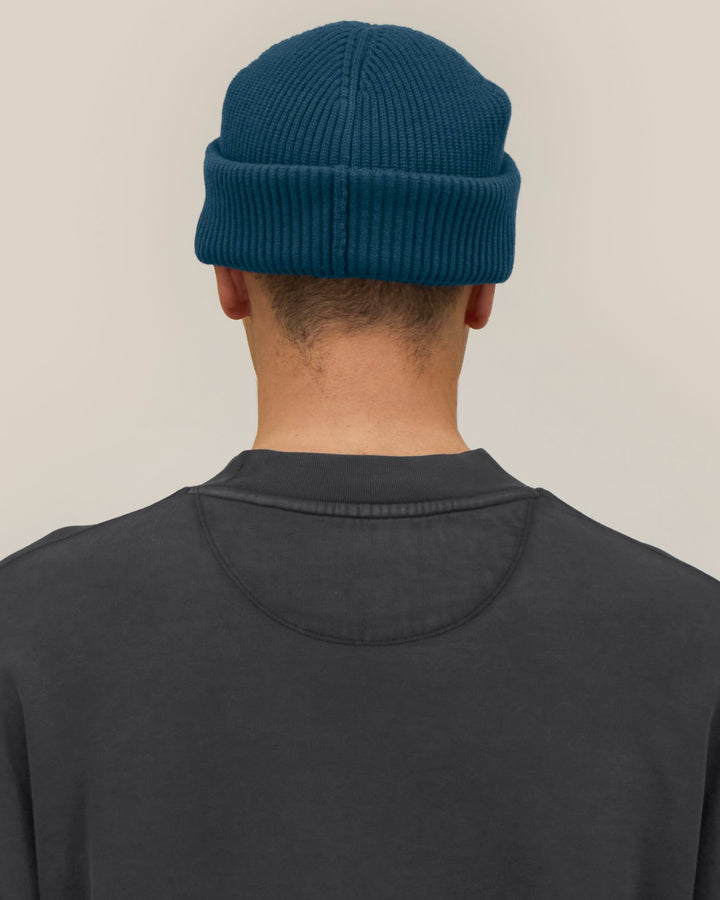 Stanley/Stella Fisherman Beanie 2.0 – Deep Teal (C136), mallikuva takaa
