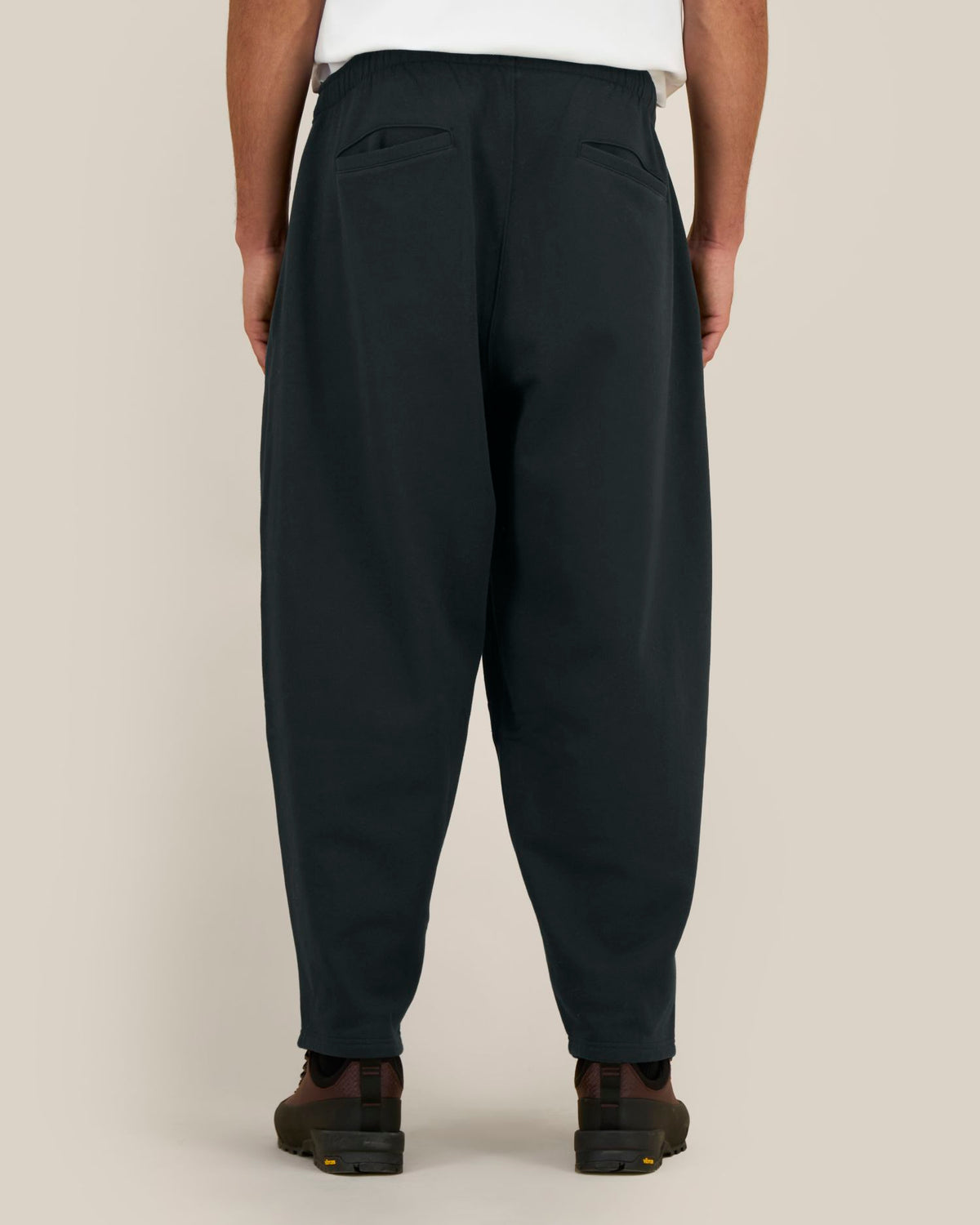 Stanley/Stella Barreler – Black (C002), mallikuva takaa