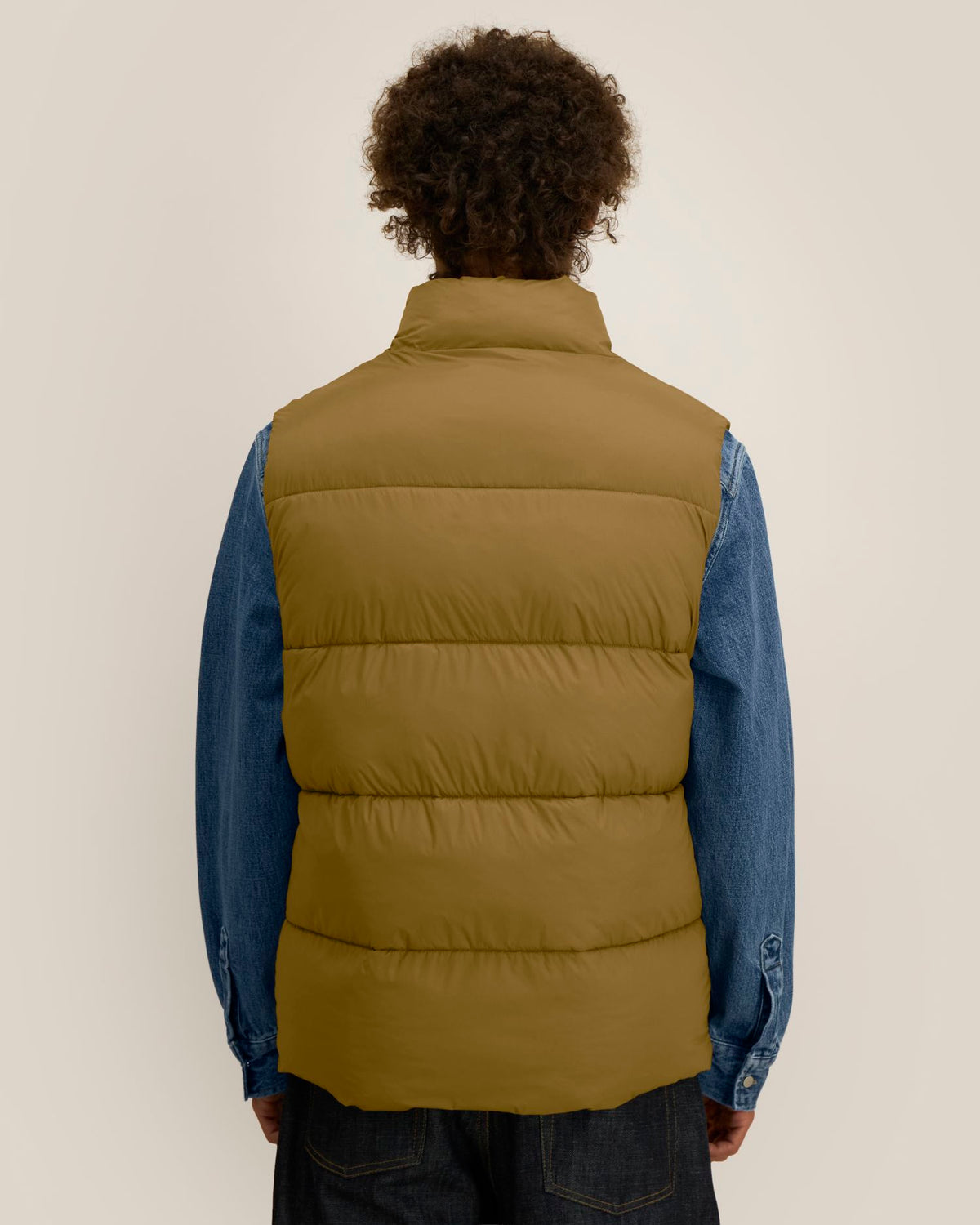 Stanley/Stella Puffer Gilet 2.0 – Bronze (C176), mallikuva takaa