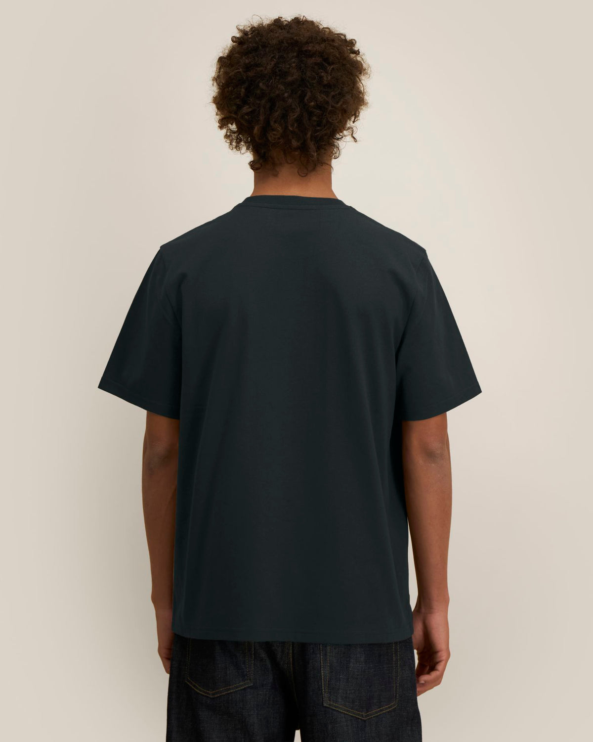 Stanley/Stella Reeser – Black (C002), mallikuva takaa
