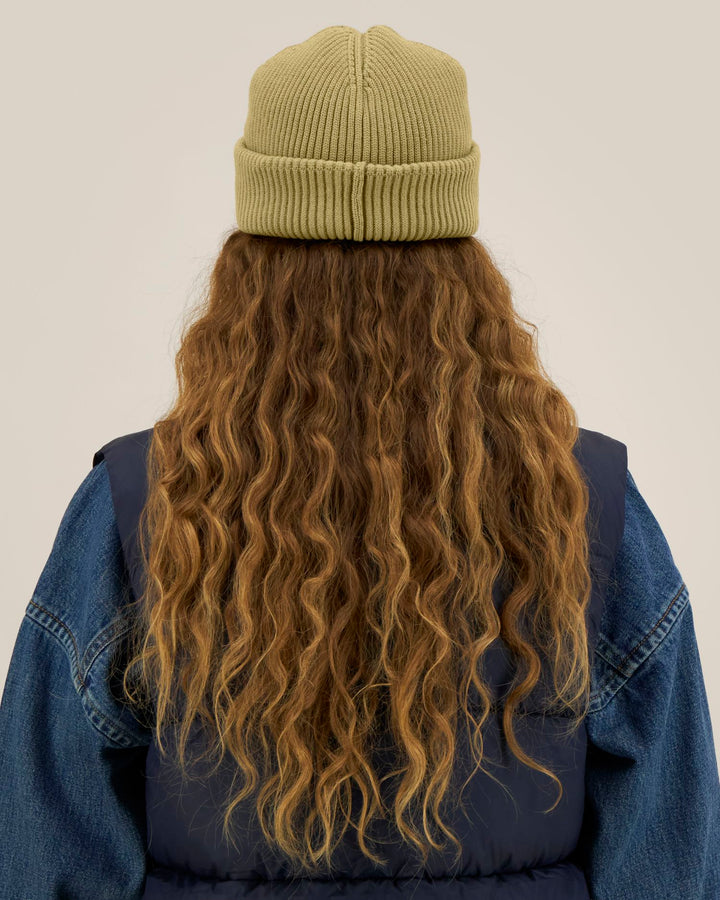 Stanley/Stella Fisherman Beanie 2.0 – Faded Olive (C153), mallikuva takaa