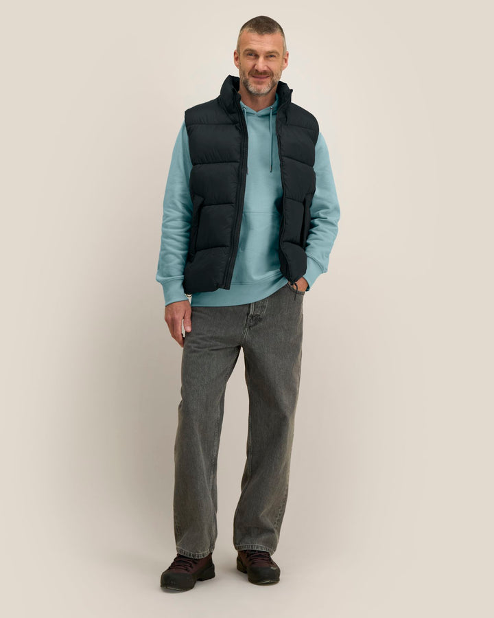 Stanley/Stella Puffer Gilet 2.0 – Black (C002), mallikuva edestä
