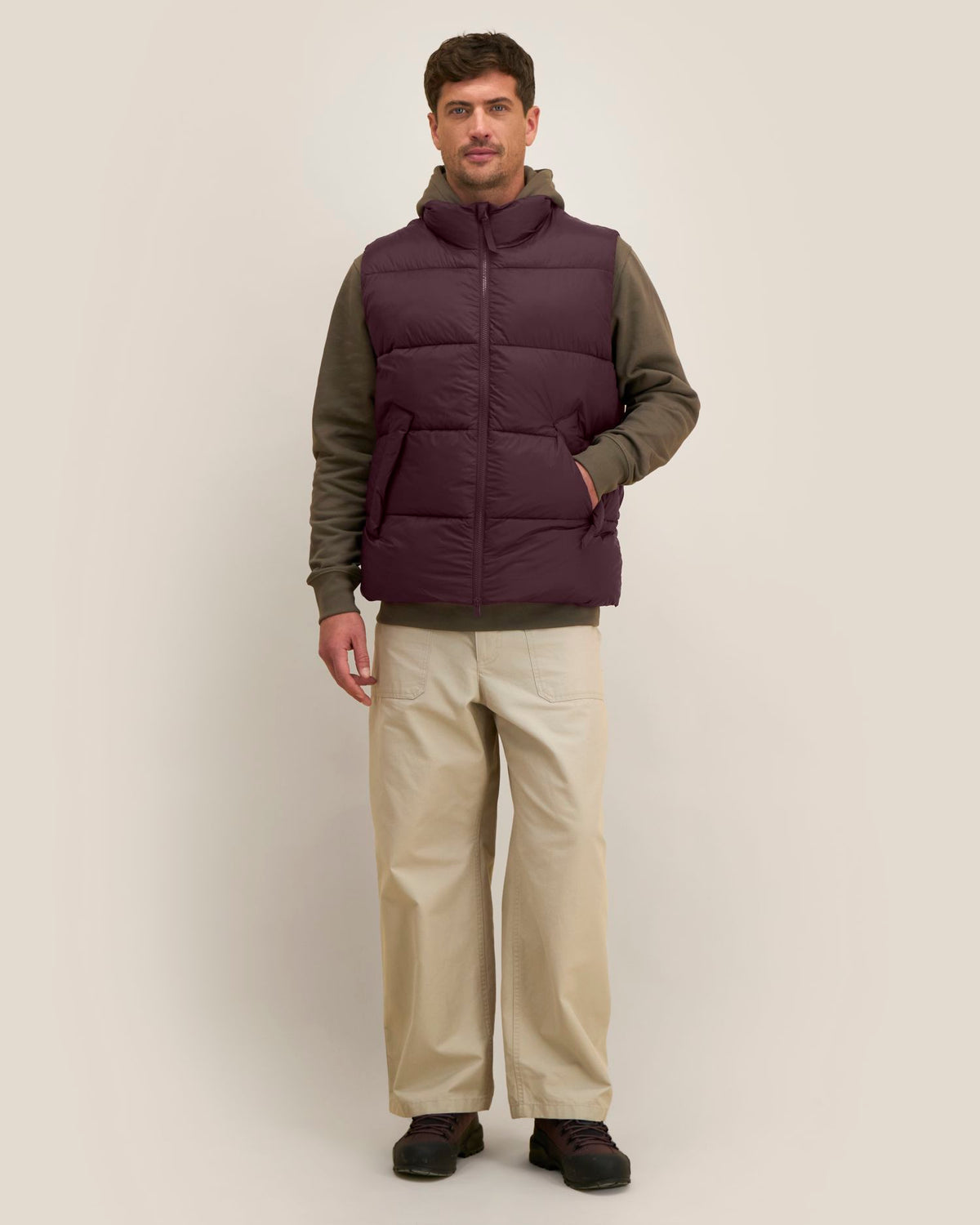 Stanley/Stella Puffer Gilet 2.0 – Red Brown (C116), mallikuva edestä