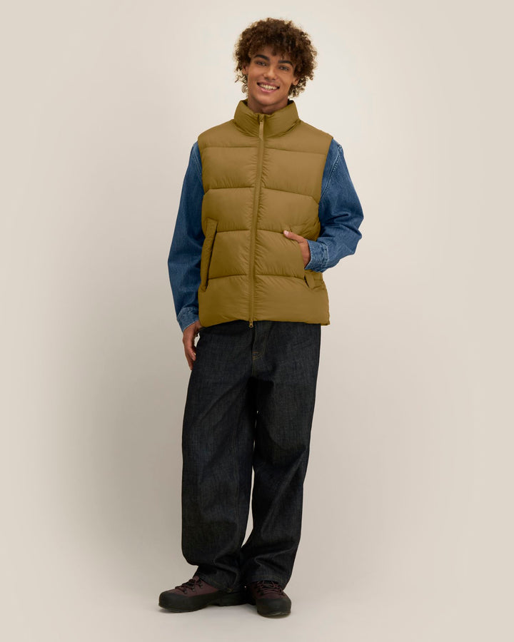 Stanley/Stella Puffer Gilet 2.0 – Bronze (C176), mallikuva edestä