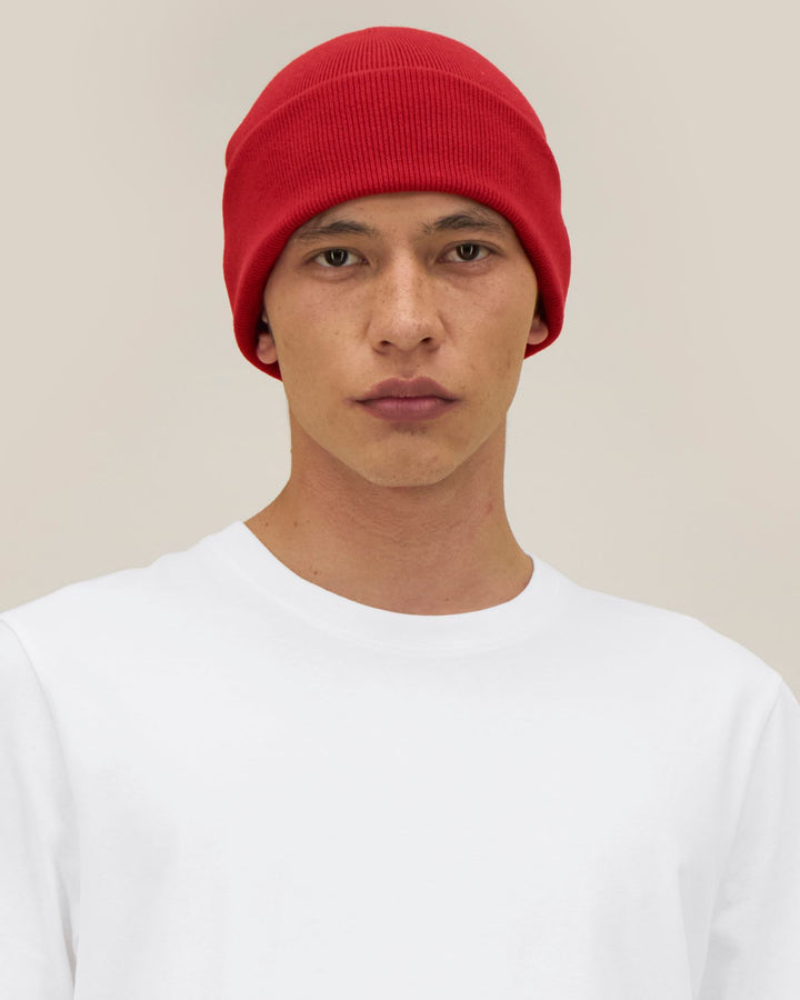 Stanley/Stella Rib Beanie 2.0 – Passionate Red (C172), mallikuva edestä
