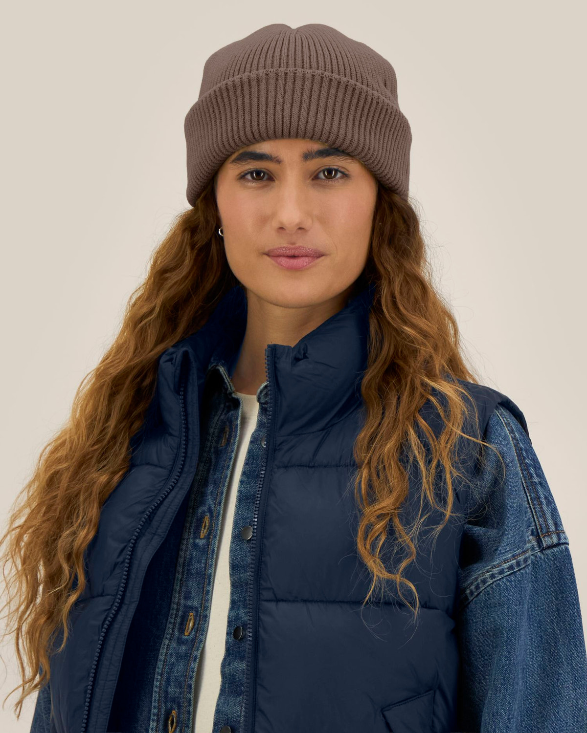 Stanley/Stella Fisherman Beanie 2.0 – Mocha (C135), mallikuva edestä