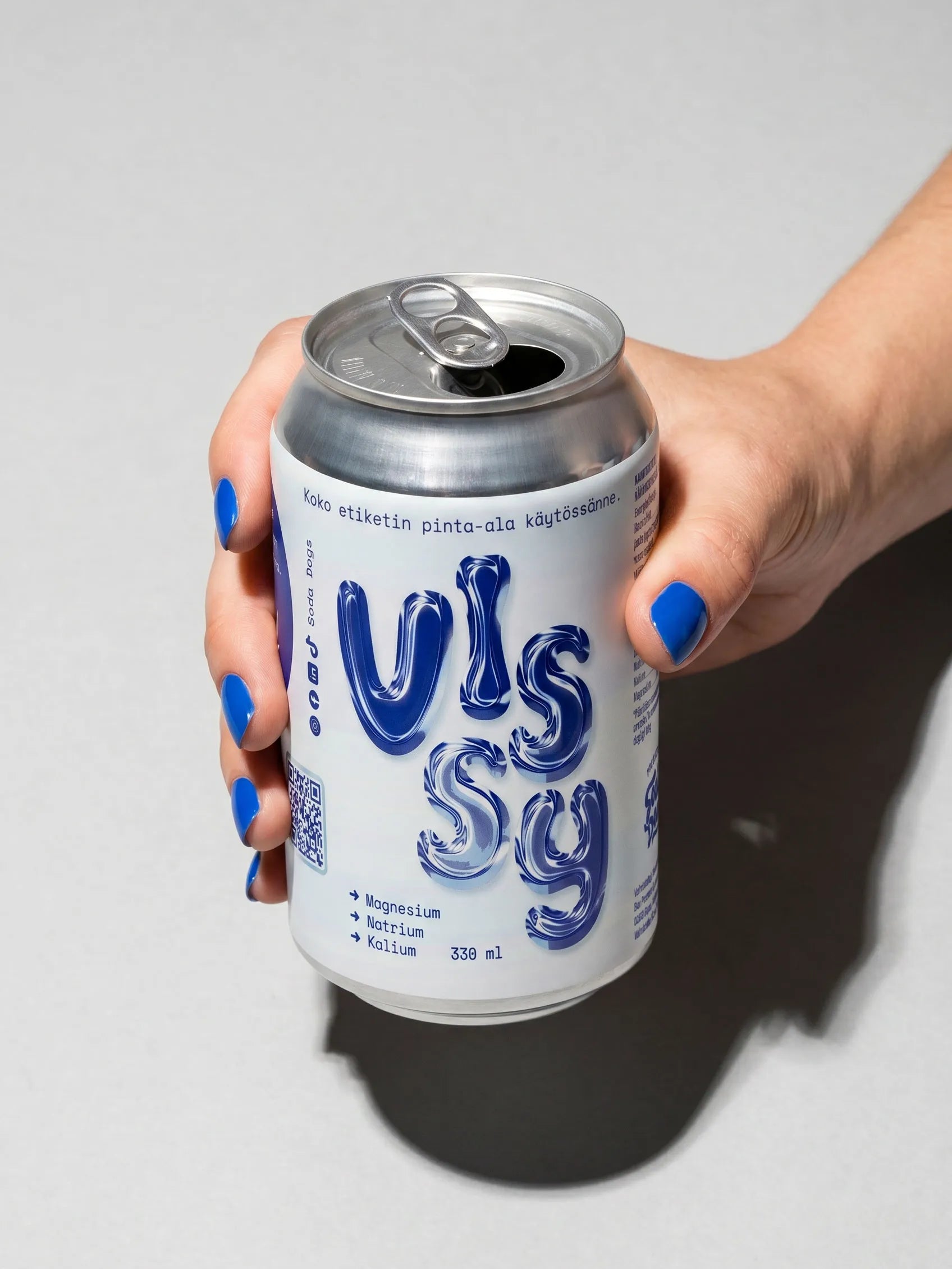 Kivennäisvesi omalla logolla 330 ml – tölkin ilme-esimerkki